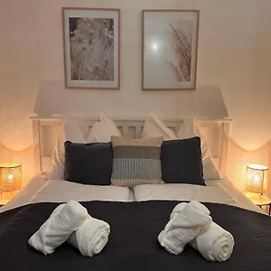 Apartment Luminous - Kostenloser Parkplatz , Stadt Naehe 