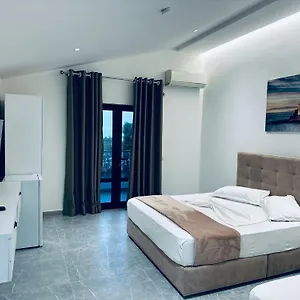 Molla Restorant Hotel Shëngjin