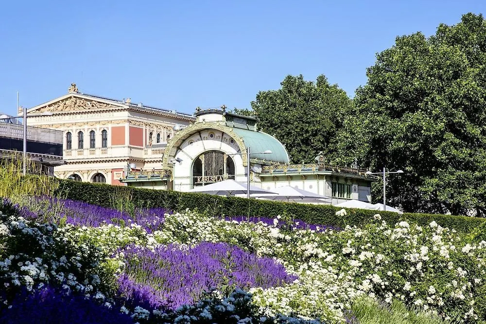 The Guesthouse Vienna 5*,